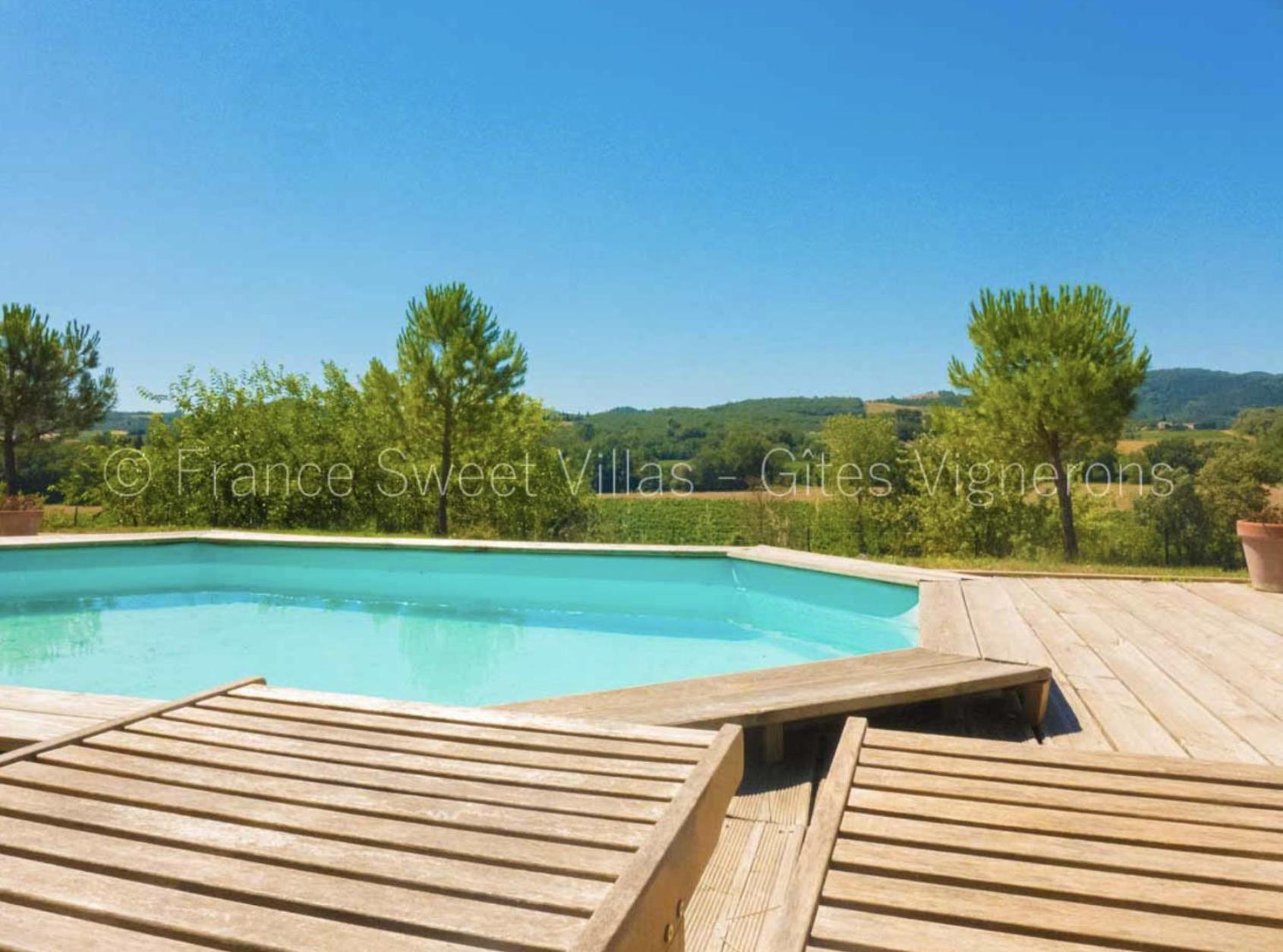 Suite Ou Chambre Privee A La Forge Des Cypres Loupia Exterior foto