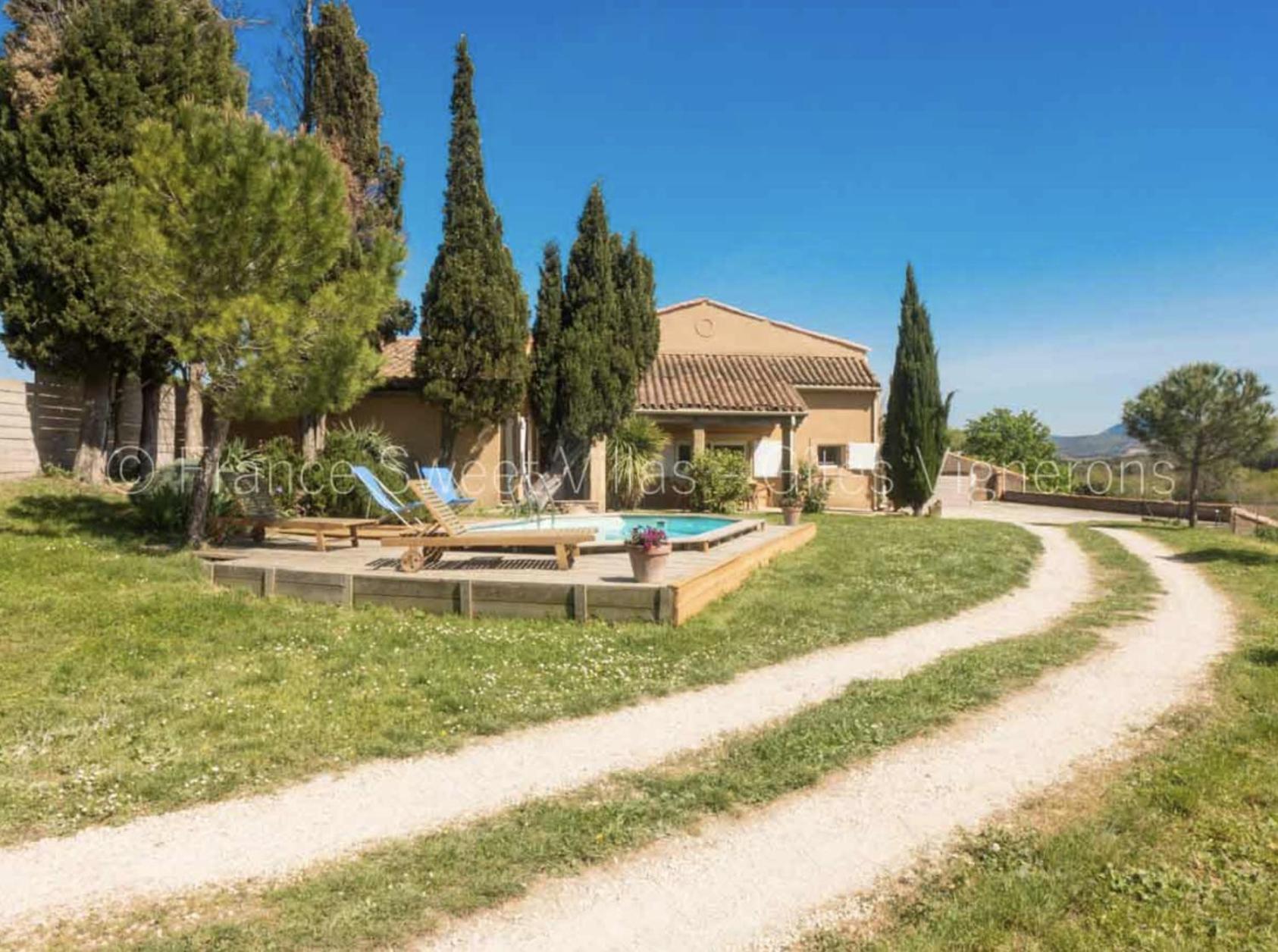 Suite Ou Chambre Privee A La Forge Des Cypres Loupia Exterior foto